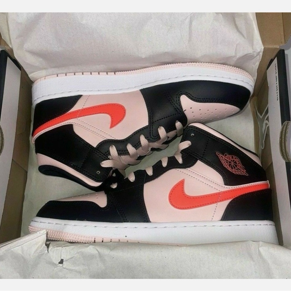 *SOLD*JORDAN Nike Air big kids 1 Mid US5.5Y Atmosphere  23Black UK 5 EUR38